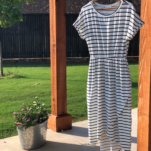 Pinkblush Dresses & Skirts - NWT Black & White High Low Dress- Pink Blush